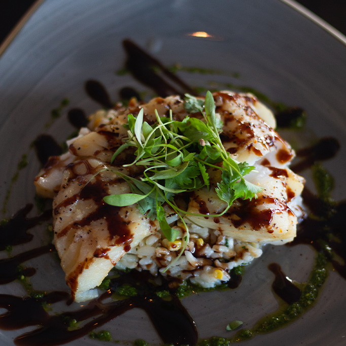 avocado salad with steak